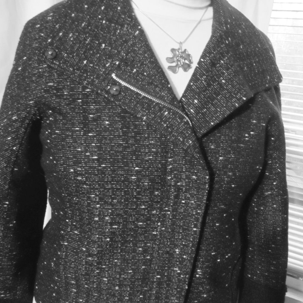 Unique Asymmetric Kenneth Cole MOTO zip Black/white Jacket Sz 14